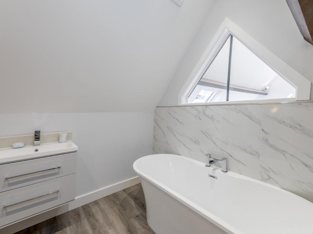 Pass The Keys Dahlia Contemporary Town Centre Apartment Shrewsbury Eksteriør billede