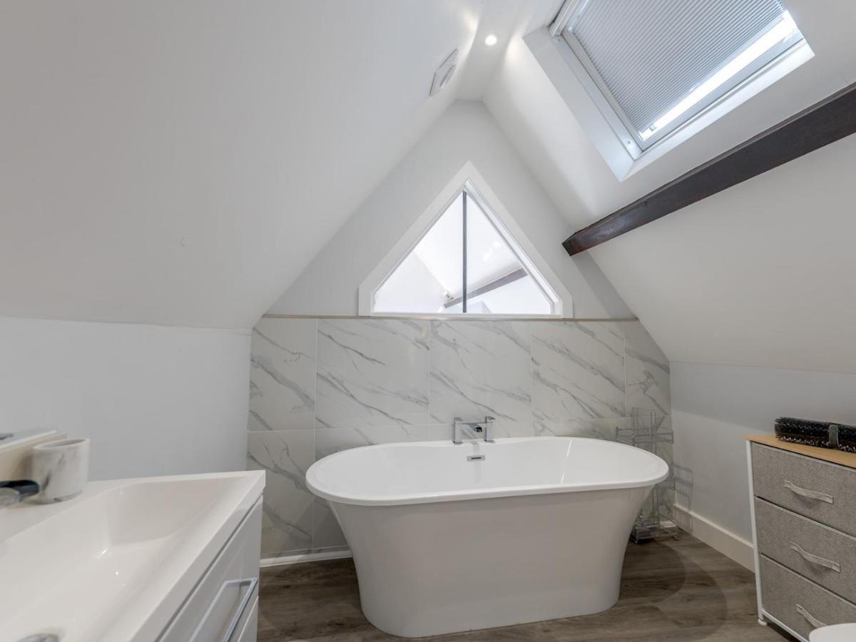 Pass The Keys Dahlia Contemporary Town Centre Apartment Shrewsbury Eksteriør billede